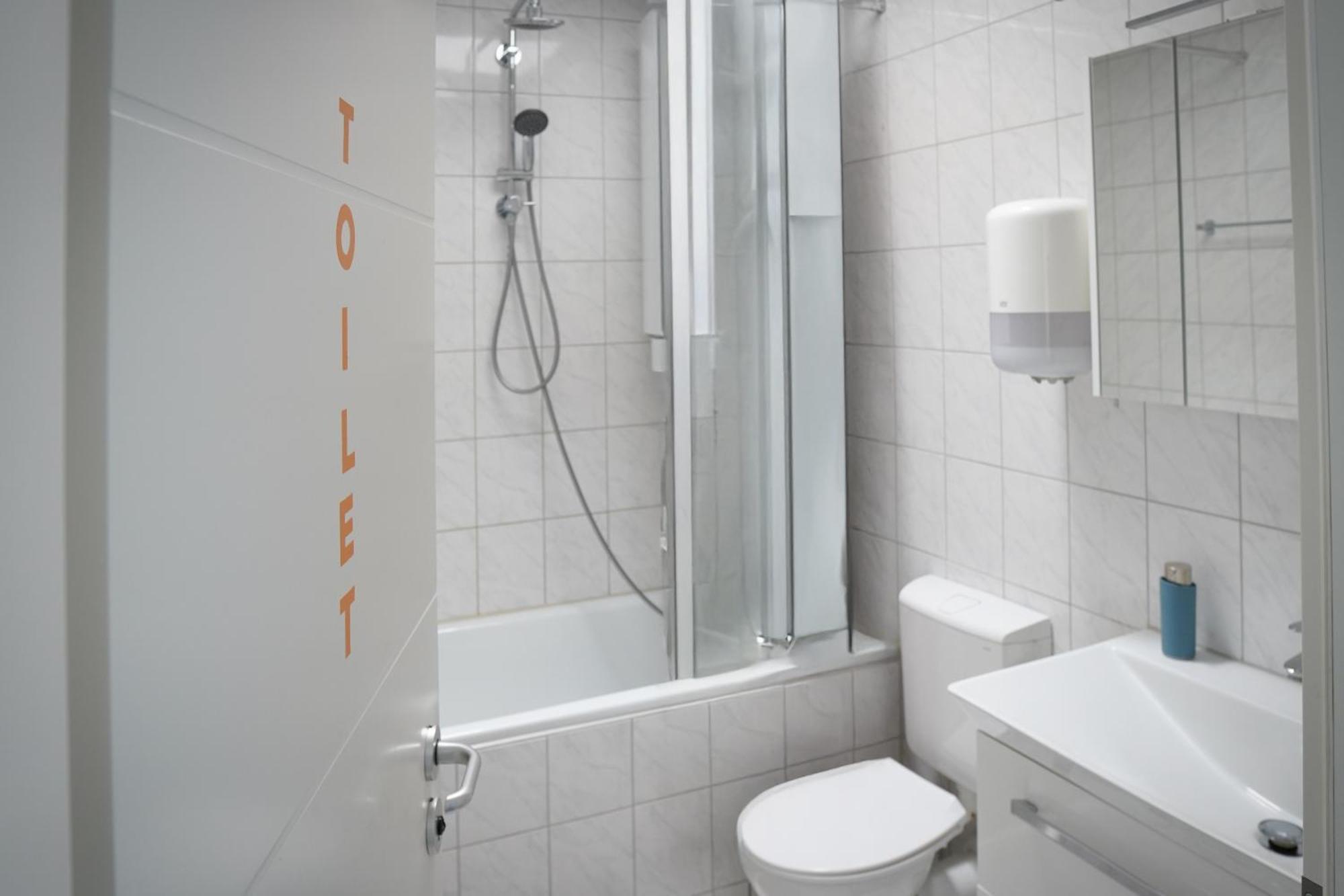 Spacehotel Karlsruhe Dış mekan fotoğraf