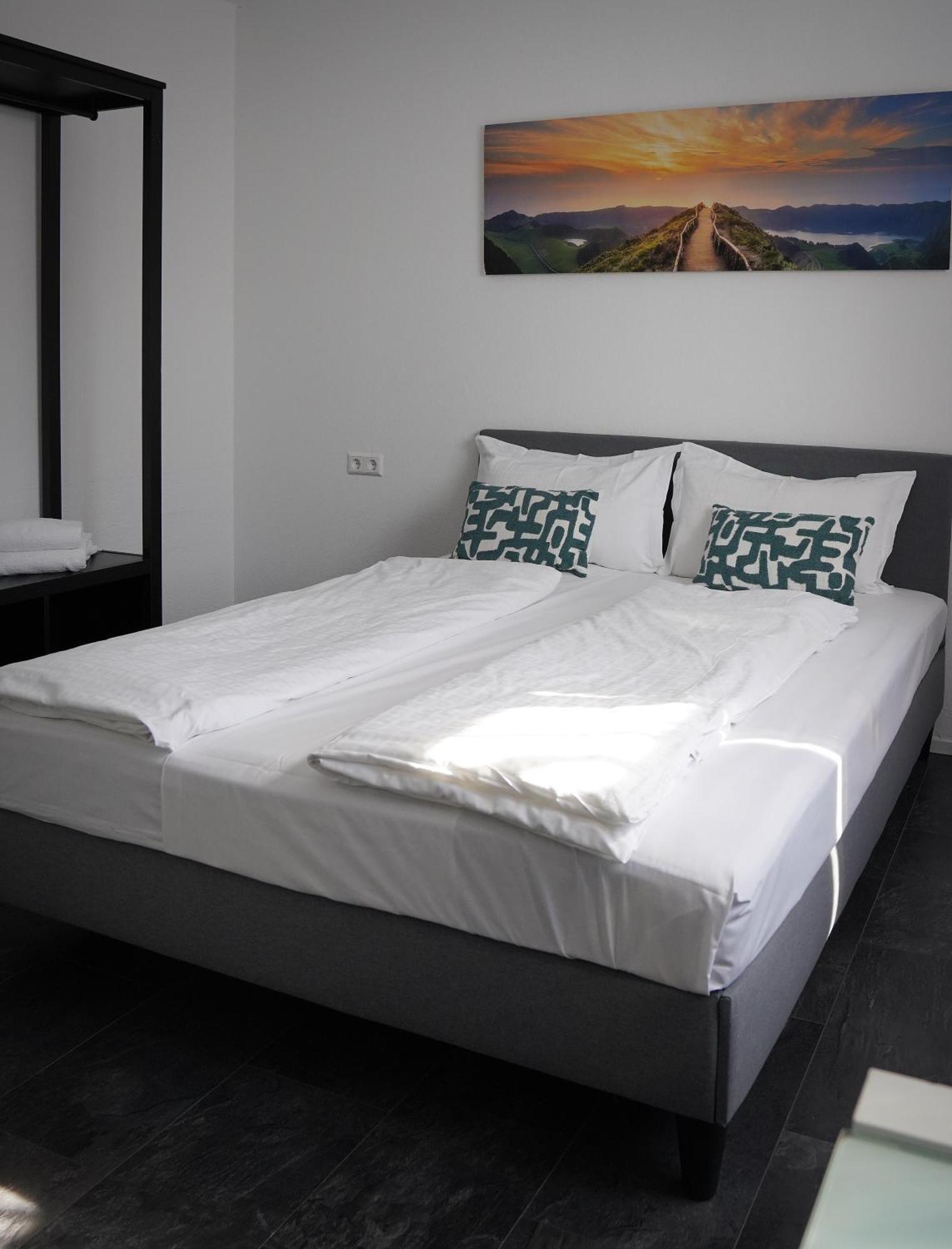 Spacehotel Karlsruhe Dış mekan fotoğraf
